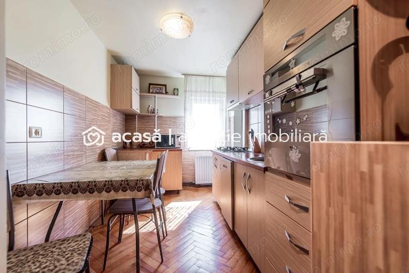 Apartament cu 3 camere decomandat, mobilat în Micălaca