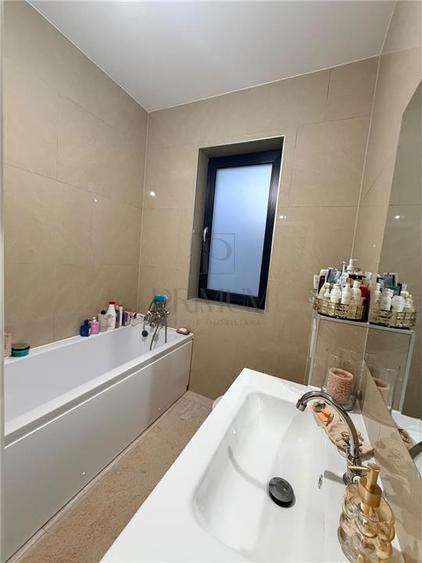 Duplex cu 5 camere cu Canalizare în Moșnița Veche