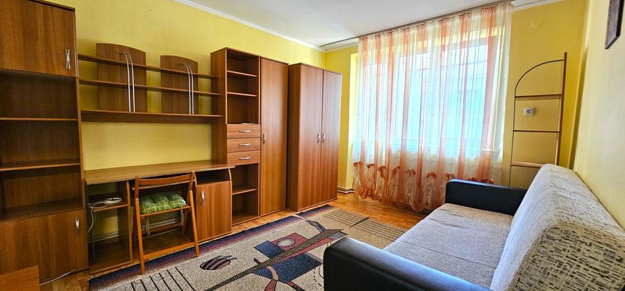 Garsonieră decomandată în Central