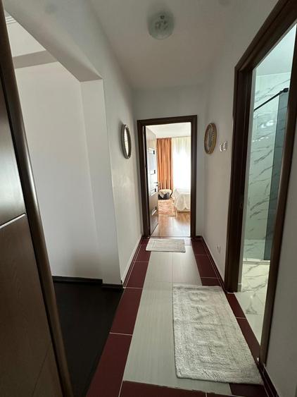 Apartament cu 3 camere semidecomandat în Ștefan cel Mare