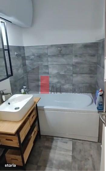 Apartament cu 3 camere semidecomandat în Drumul Taberei