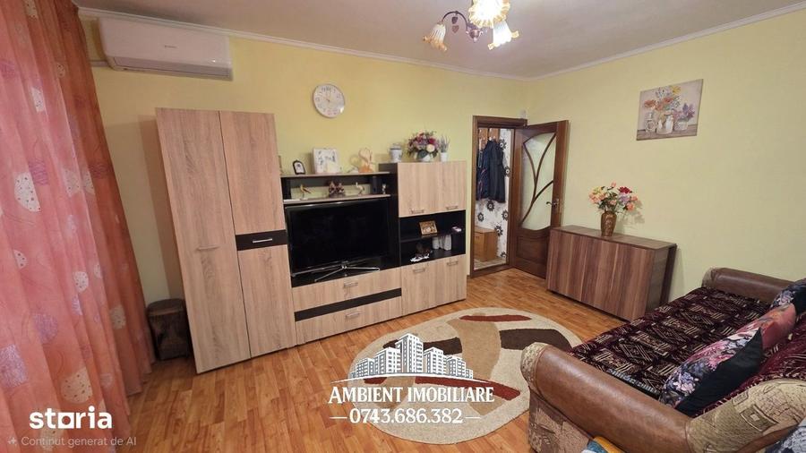 Apartament cu 3 camere semidecomandat în Sud