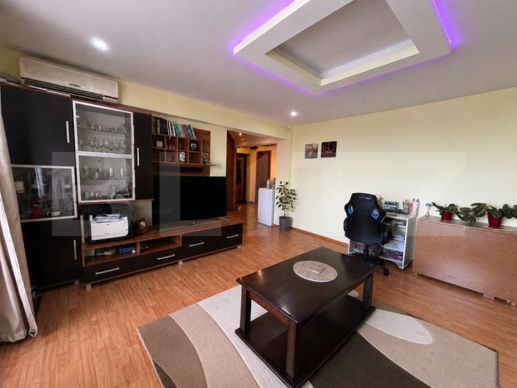 Apartament cu 3 camere decomandat în Unirii