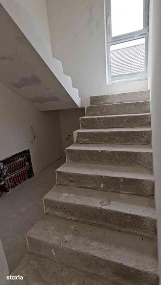 Casă cu 5 camere cu Teren 635 Mp în Giarmata