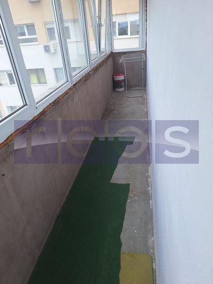 Apartament cu 2 camere decomandat, mobilat în Titan