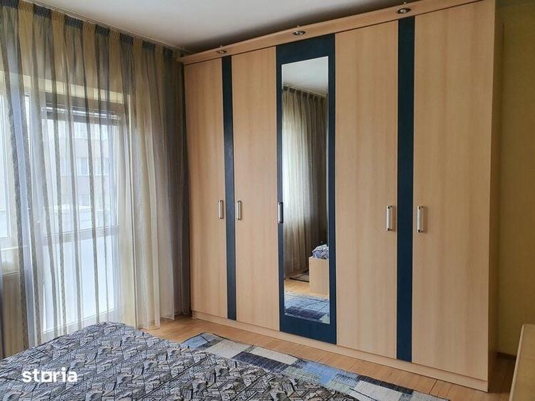 Apartament cu 3 camere decomandat în Vitan