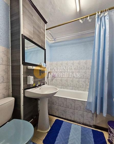Apartament cu 3 camere decomandat, mobilat în Alexandru cel Bun