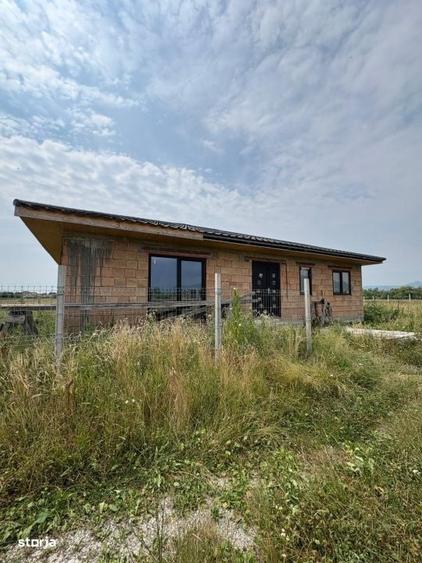 Casă cu 4 camere cu Teren 700 Mp în Central