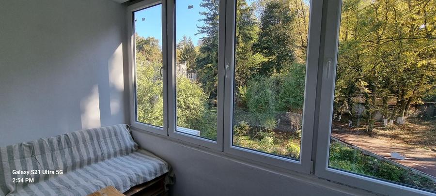 Apartament cu 3 camere semidecomandat în 7 Noiembrie
