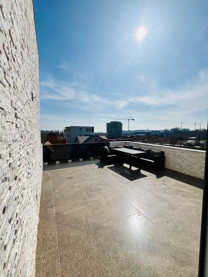 Apartament cu 2 camere semidecomandat, mobilat în Central