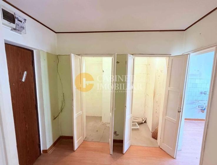 Apartament cu 2 camere semidecomandat în Piața Unirii