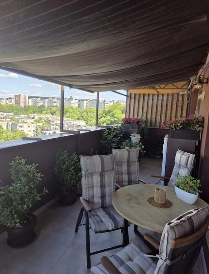 Apartament cu 4 camere decomandat în Plopilor