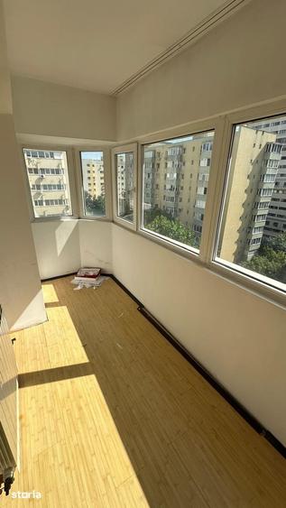 Apartament cu 4 camere semidecomandat în Colentina