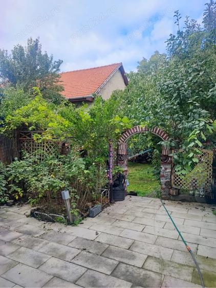 Casă cu 5 camere cu Teren 649 Mp în Central