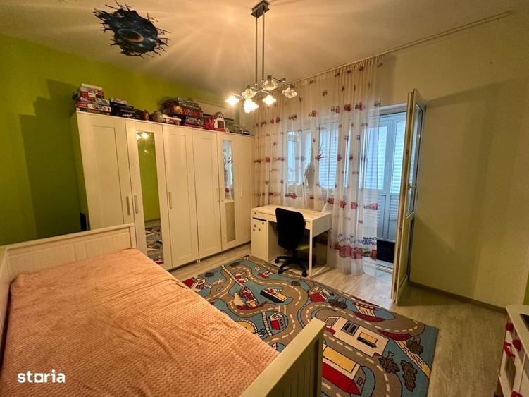 Apartament cu 3 camere decomandat în Titan