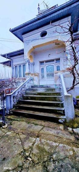 Casă cu 4 camere cu Teren 551 Mp în Orlești