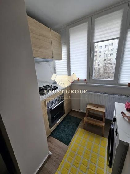 Apartament cu 3 camere decomandat în Drumul Taberei