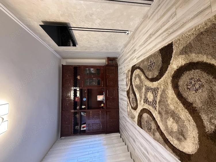 Apartament cu 3 camere decomandat în Crihala