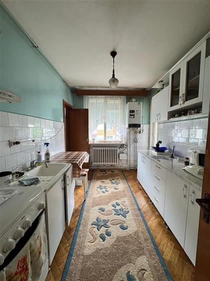 Apartament cu 4 camere decomandat, mobilat în Micul Dallas