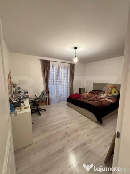 Casă cu 6 camere cu Teren 500 Mp în Calea Moldovei