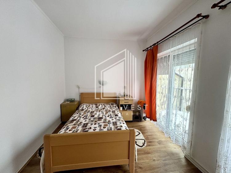 Duplex cu 4 camere cu Canalizare în 14 Mai