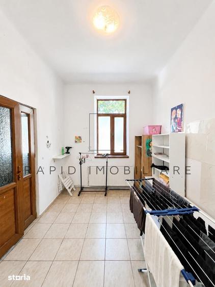 Casă cu 3 camere semidecomandat cu Teren 228 Mp în Gării
