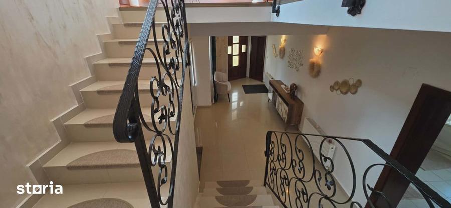Casă cu 4 camere cu Teren 820 Mp în Sânmartin