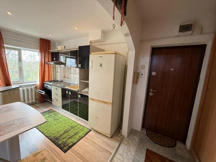 Apartament cu 2 camere decomandat în Gară