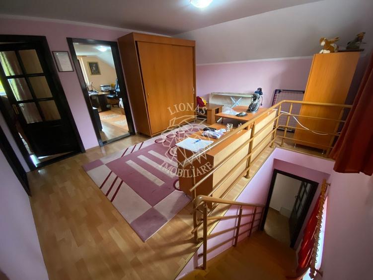 Casă individuală cu 5 camere cu Canalizare în Ghinda