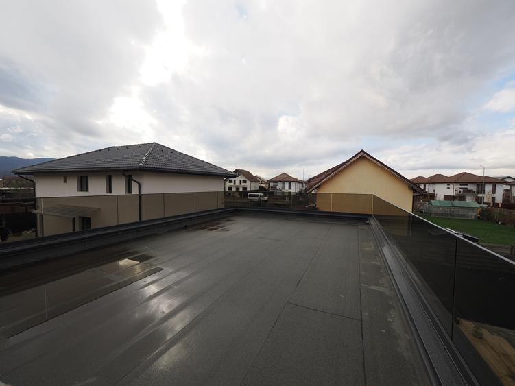 Casă individuală cu 6 camere cu Canalizare în Ghimbav