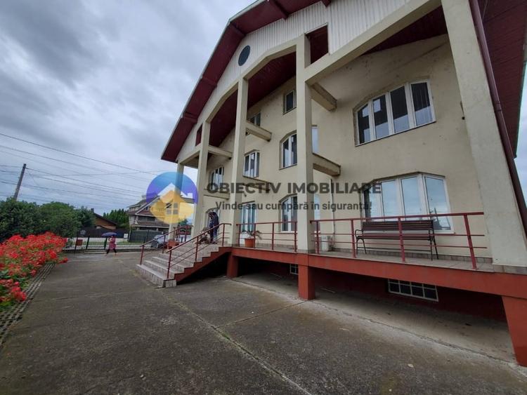 Casă cu 10 camere cu Teren 1800 Mp în 1 Mai