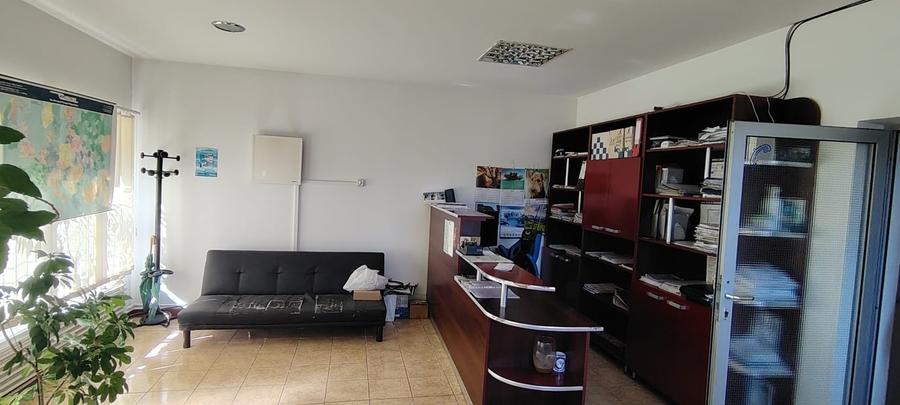 Spațiu comercial, de 240 mp, în Central
