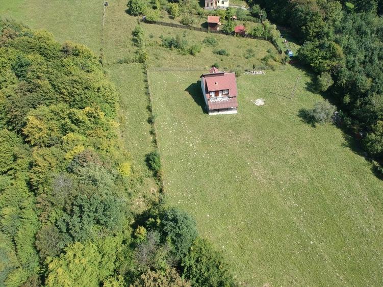 Casă individuală cu 4 camere cu Teren 10000 Mp în Araci