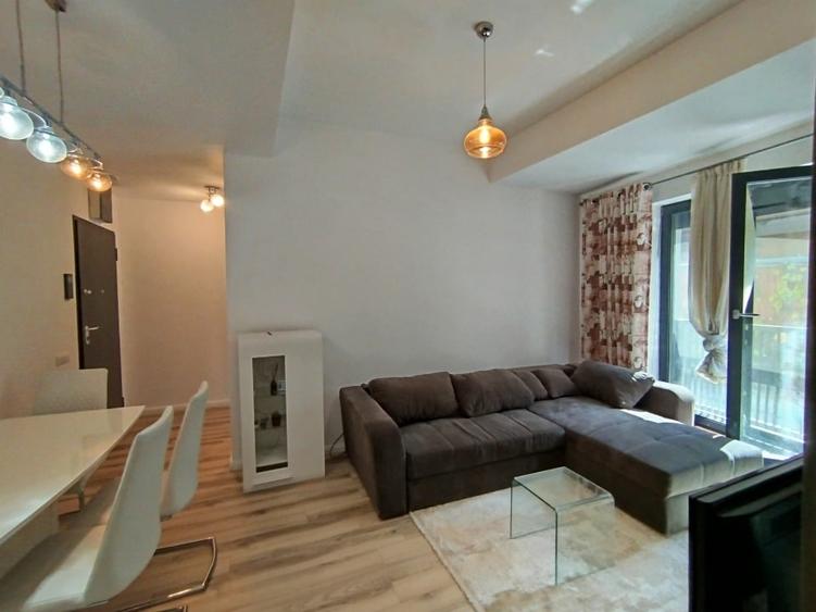 Apartament cu 2 camere decomandat, mobilat în Calea Călărașilor