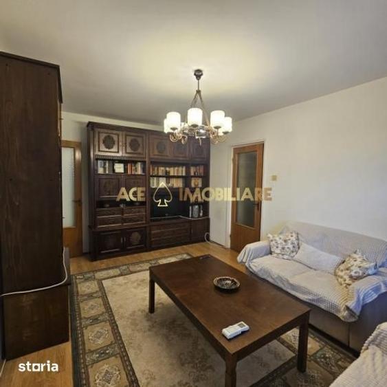 Apartament cu 3 camere, mobilat în Tei