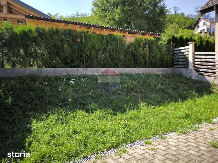 Casă cu 4 camere cu Teren 250 Mp în Sud