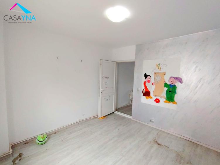 Apartament cu 3 camere decomandat în Milcov