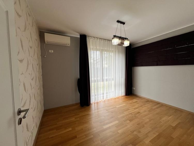 Casă individuală cu 4 camere cu Piscina în Chitila