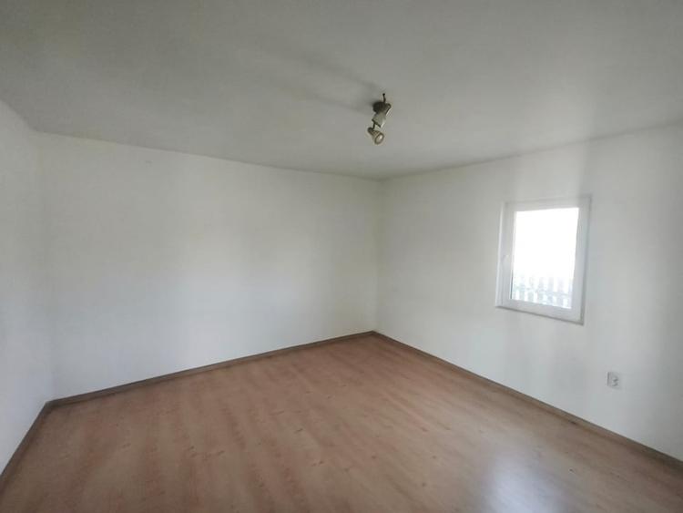 Casă individuală cu 3 camere cu Teren 900 Mp în Dănila