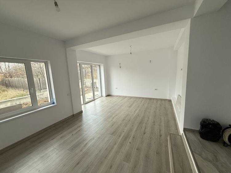 Casă cu 4 camere în Bârnova