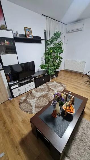 Apartament cu 2 camere decomandat, mobilat în Păcii