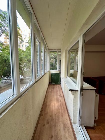 Apartament cu 3 camere decomandat în Tei