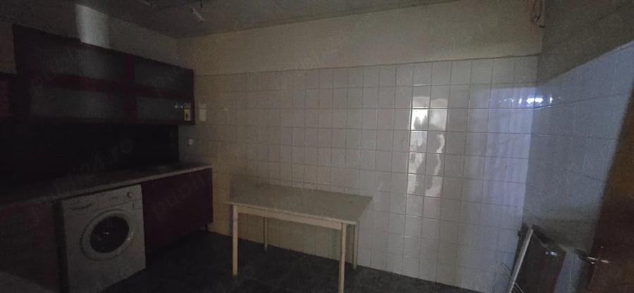 Spațiu comercial, de 886 mp, în Buciumeni