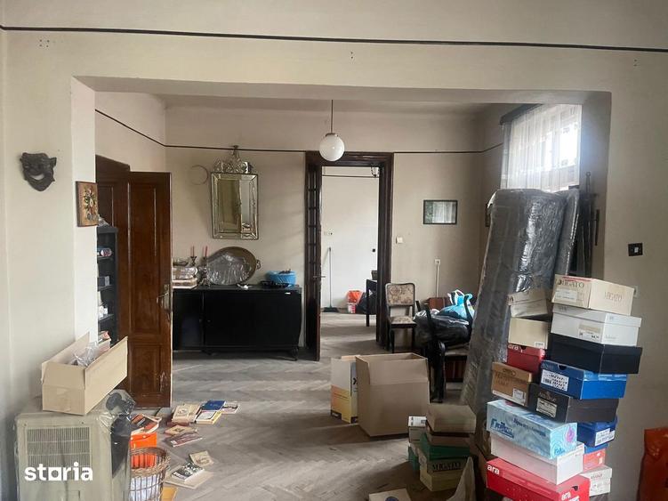 Apartament cu 3 camere în Centrul Civic