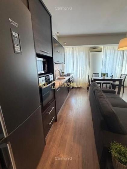 Apartament cu 2 camere semidecomandat, mobilat în Regie