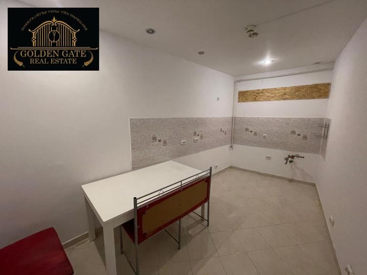 Apartament cu 4 camere decomandat în Universitate