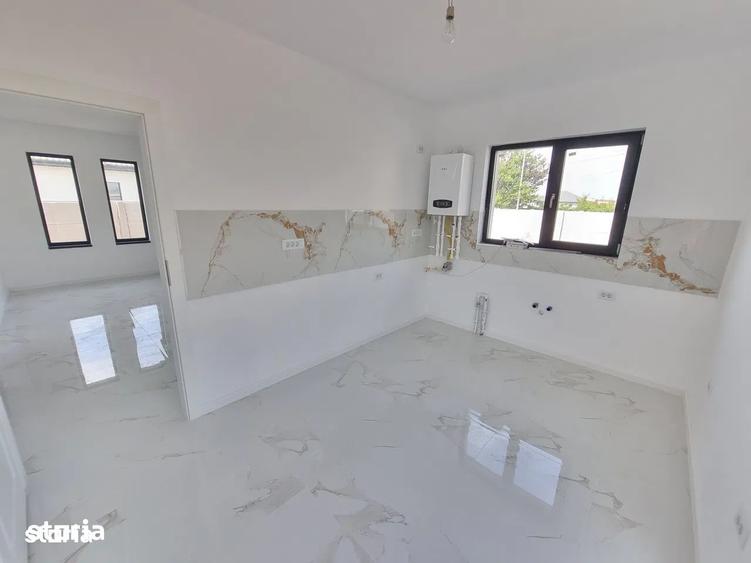 Casă cu 3 camere cu Teren 300 Mp în Lunca Cetățuii