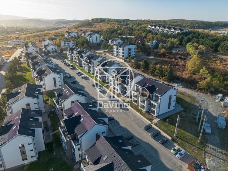 Apartament cu 4 camere semidecomandat, mobilat în Exterior Vest