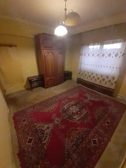 Apartament cu 4 camere decomandat în Trivale