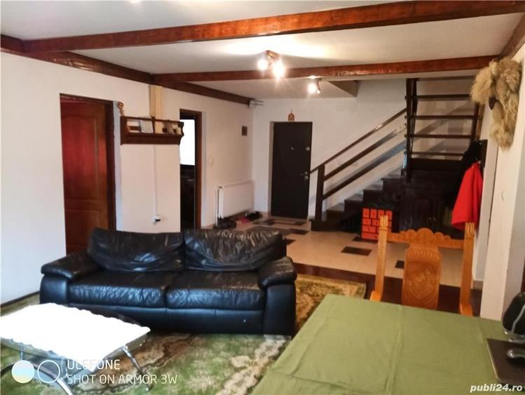 Casă cu 6 camere cu Teren 970 Mp în Pojorâta